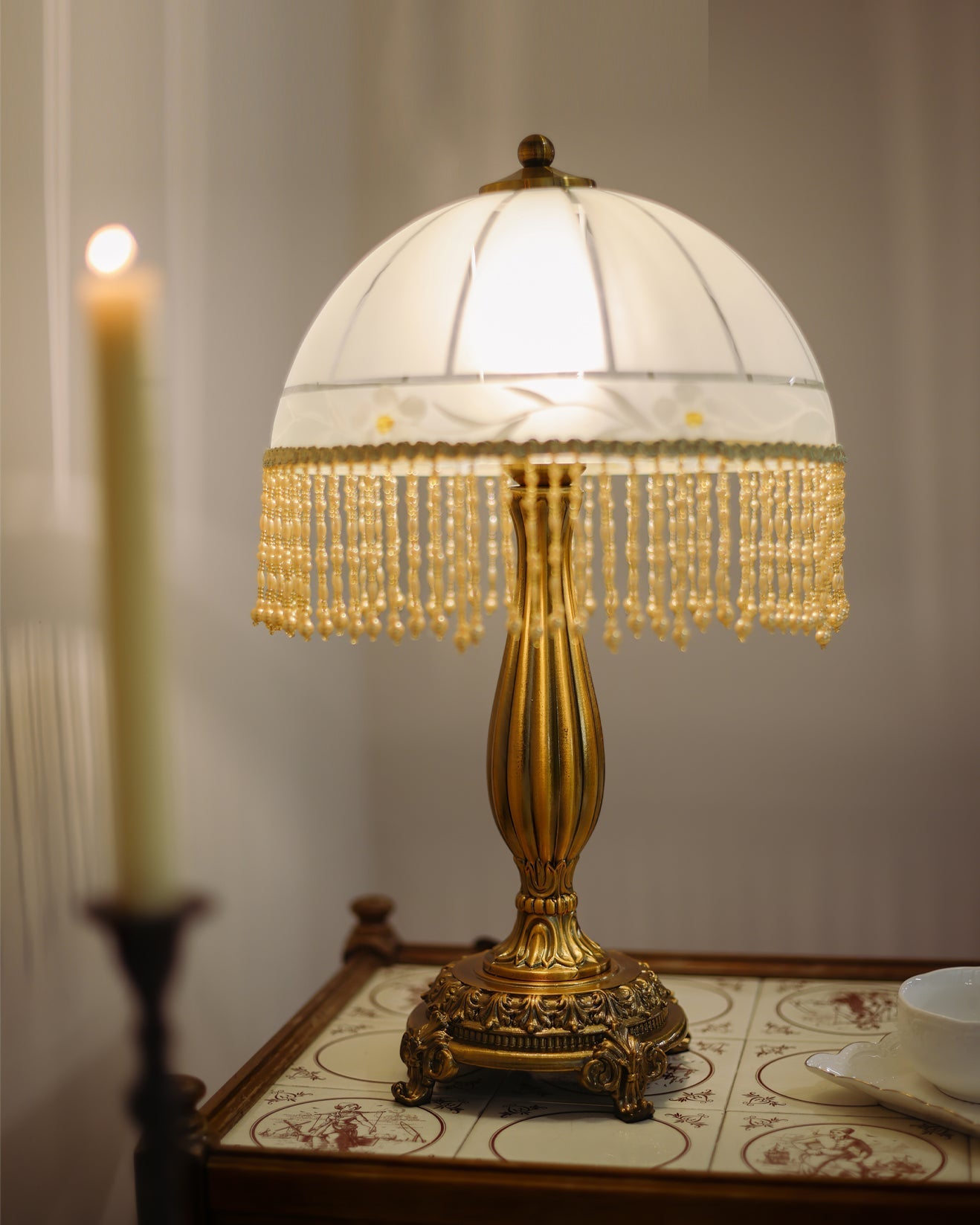 TasselLuxe - Table Lamp