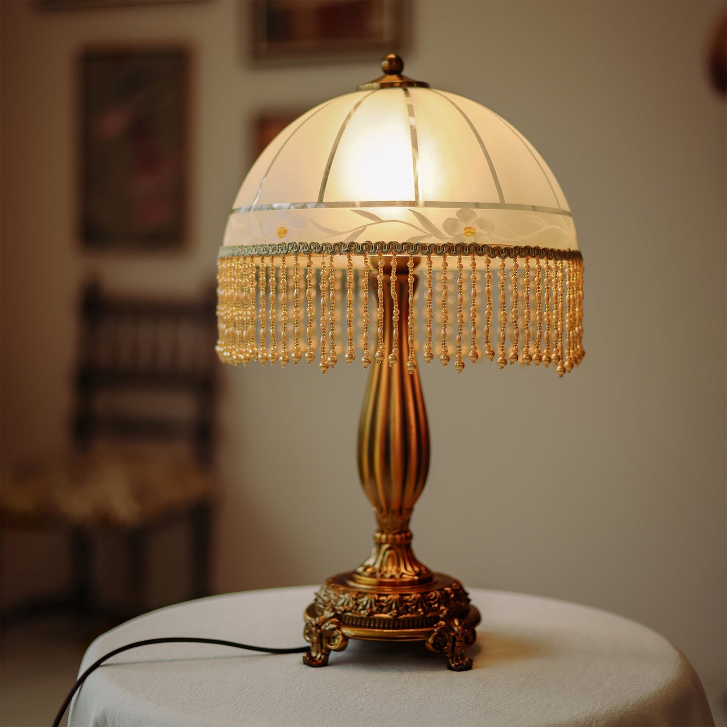 TasselLuxe - Table Lamp