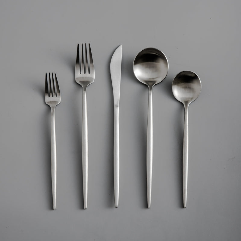 TitaniumElegance | Stylish Minimalist 20-Piece Cutlery Set 11