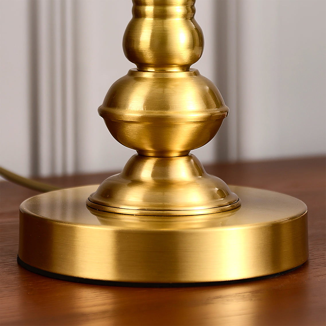 LumeWhite – Classic Brass and Glass Table Lamp