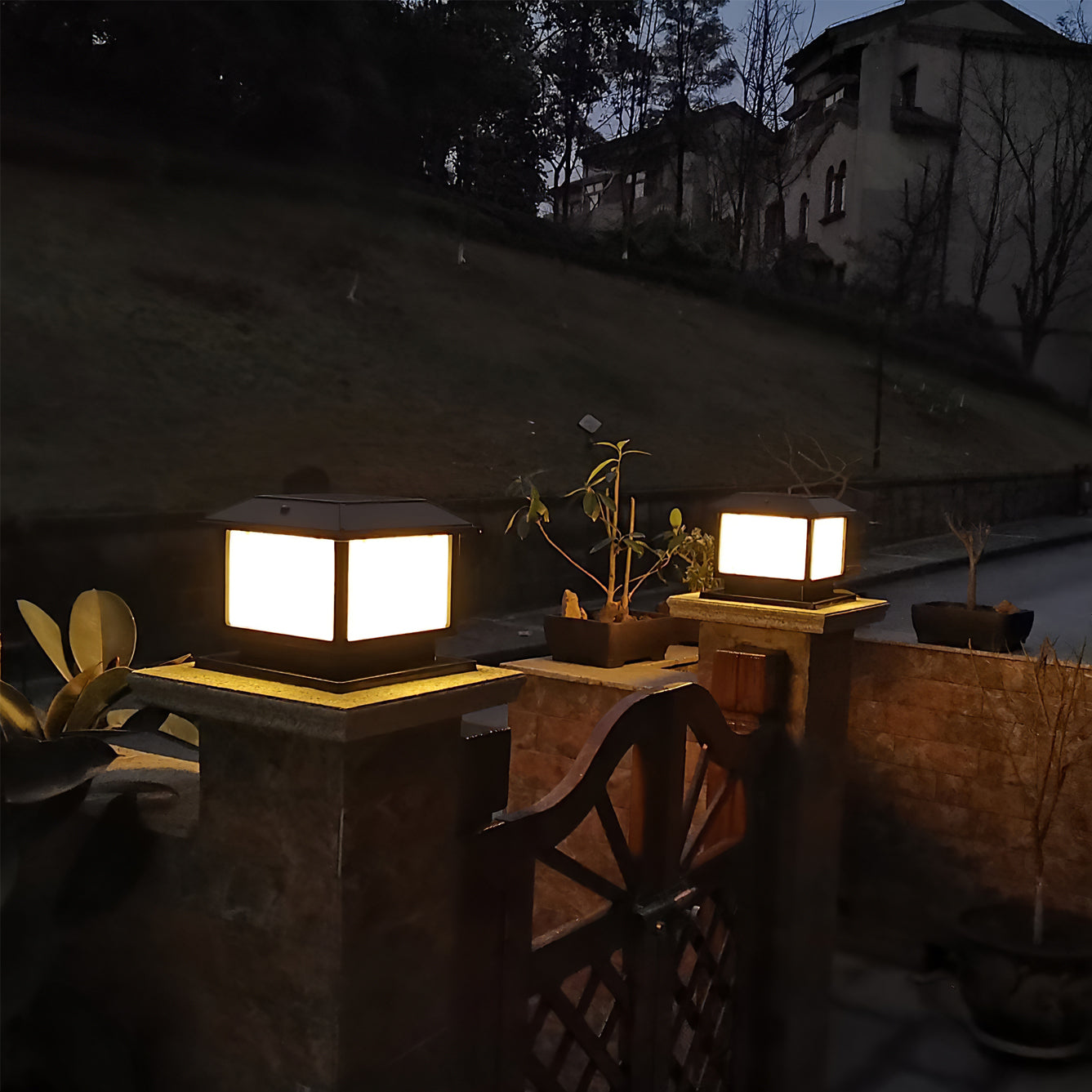 NoirGlow – Modern Black LED Desk Lamp