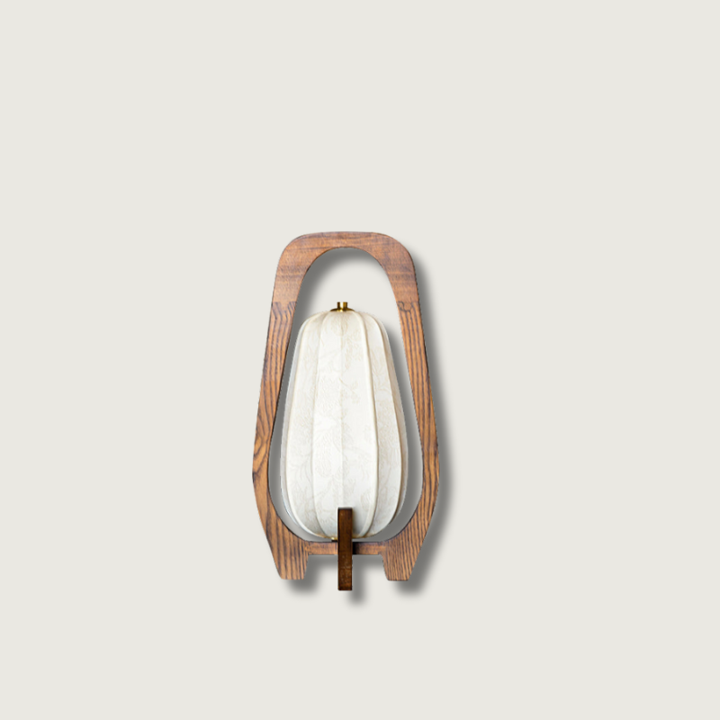 LuxeTotem - Elegant Lamp