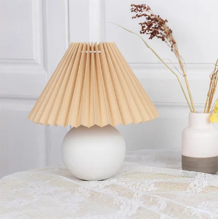 PleatedLume – Timeless Vintage Table Lamp
