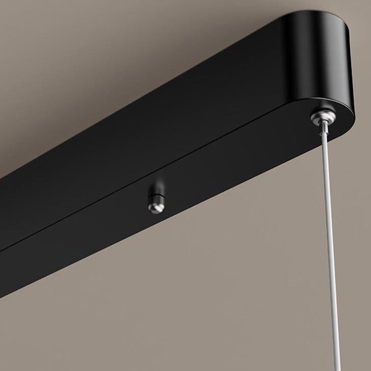 AuraGlow – Elegante lampadario a LED con funzione dimmerabile