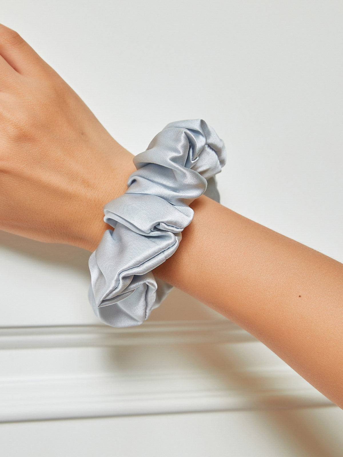 VelvetSilk - Midnight Silk Hair Scrunchies (3.5 cm)