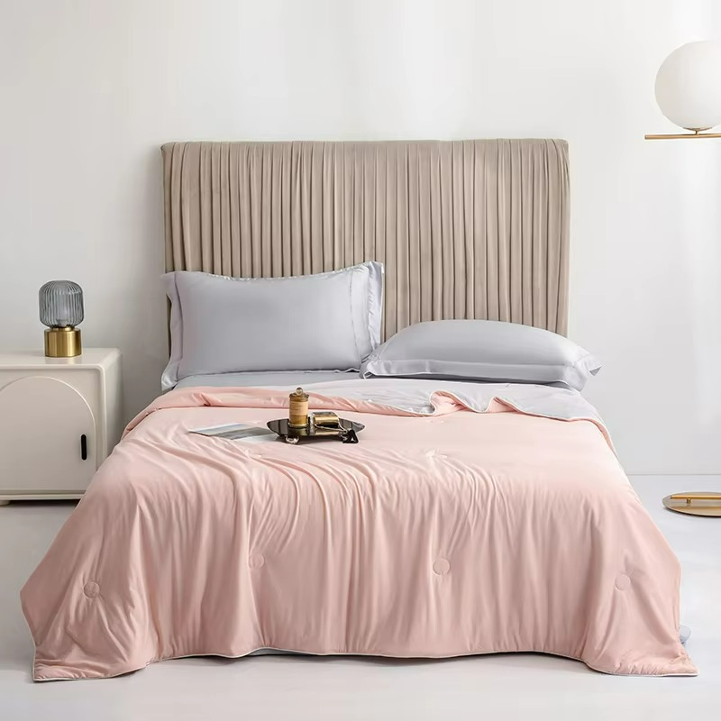 Lightweight Cooled Summer Quilt with Double Side Cold & Cooling Fabric