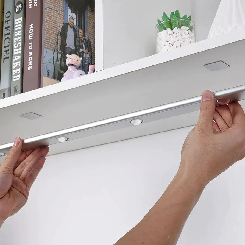 AuraSense – Motion-Activated Glow Lamp