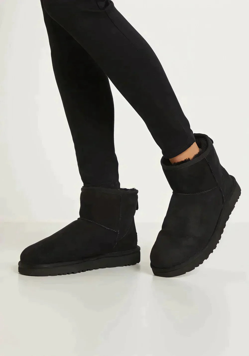 SnugWalk | Insulated Suede Ankle Boots for Cold Weather