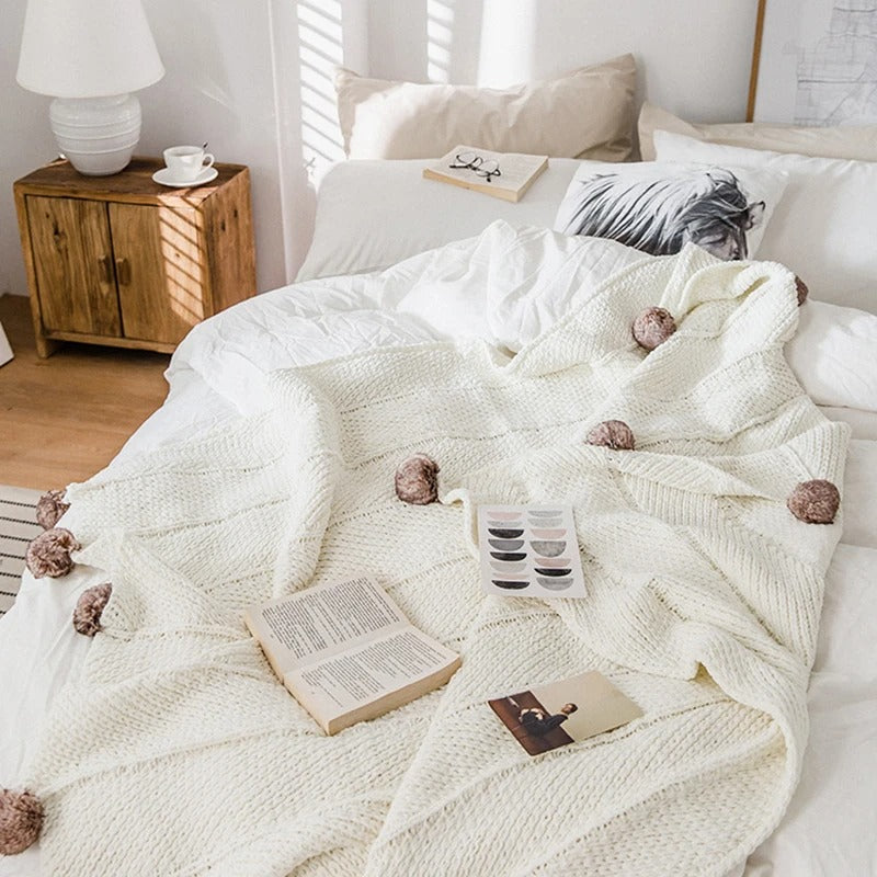 KnitPom - Adorable Pompon Chenille Blanket