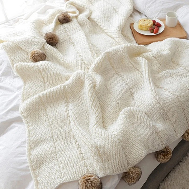 KnitPom - Adorable Pompon Chenille Blanket
