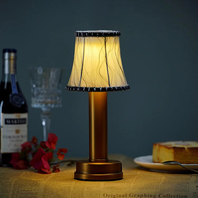GleamGlow – Modern Brass Table Lamp