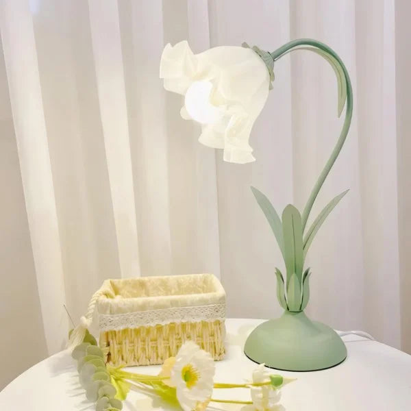 BloomBeam - Adjustable Retro Table Lamp
