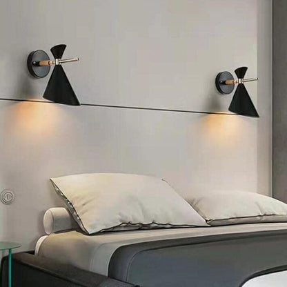 EleganceLume – Minimalist Horn Wall Lamp