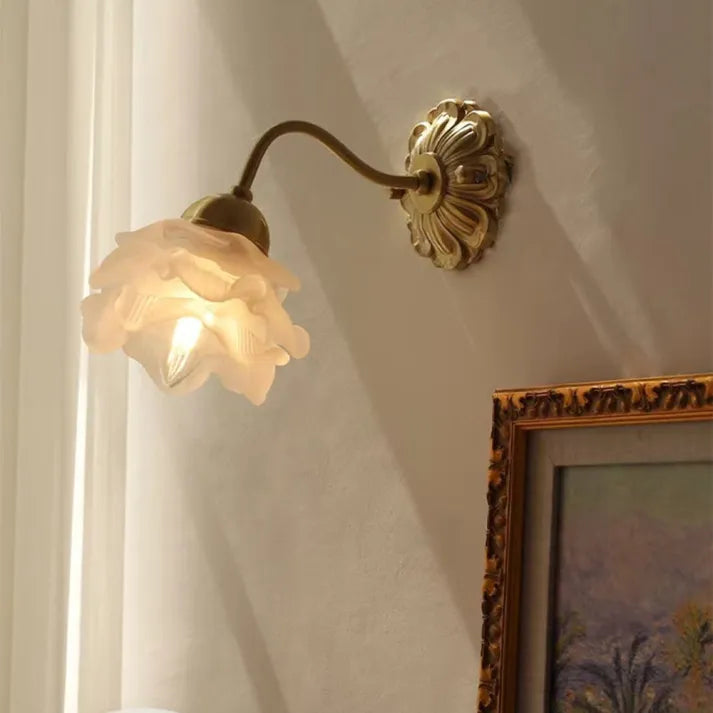 BloomLume – Vintage Flower Glass Wall Light