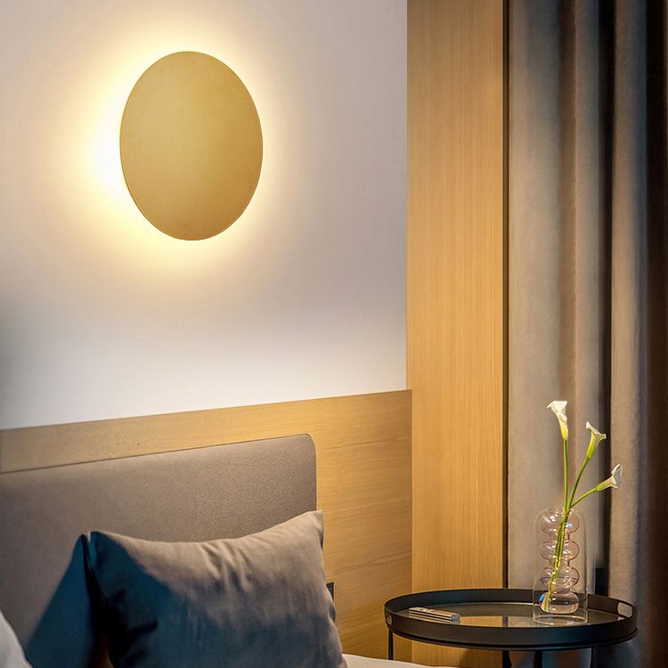 NightGlow – Metal Round Wall Light for Bedroom