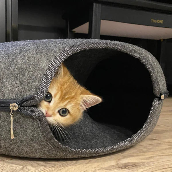 Cozy Donut Cat Bed – Plush Material, Anti-Slip Base, 20-Inch Diameter, Ideal for Relaxation and Play-5
