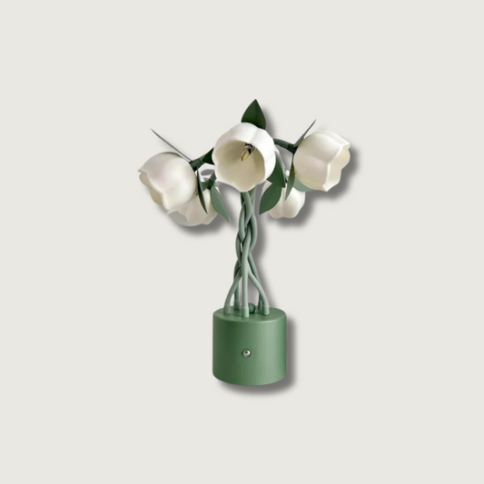 PetalAura – Lampada da Tavolo Floreale Scultorea