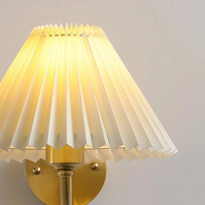 GoldenAura - Elegante Wandlampe