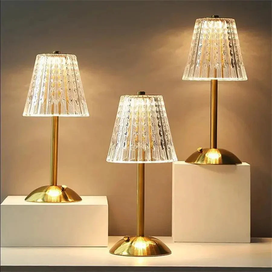CrystalLuxe - Vintage Table Lamp with Elegant Shine