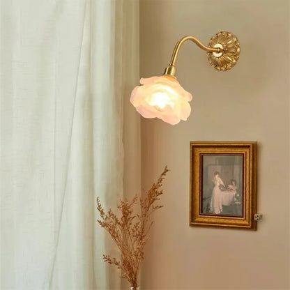 BloomLume – Vintage Flower Glass Wall Light