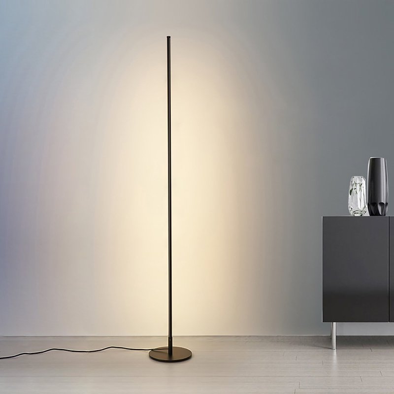 PillarLuxe – LED Floor Lamp with Wireless Control