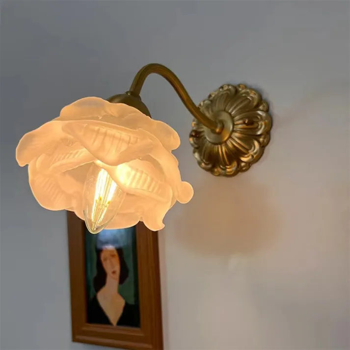 BloomLume – Vintage Flower Glass Wall Light