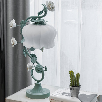 CurvaLight - Table Lamp with Smooth Curve and Simple Flat Base