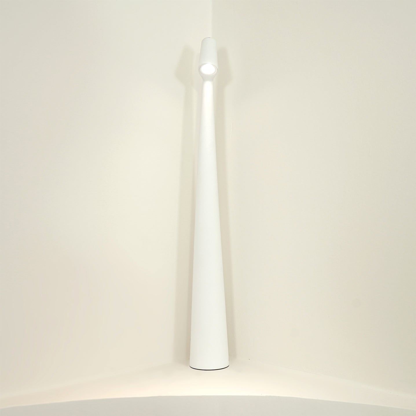 EcoLight – Energy-Efficient Rechargeable Desk Lamp