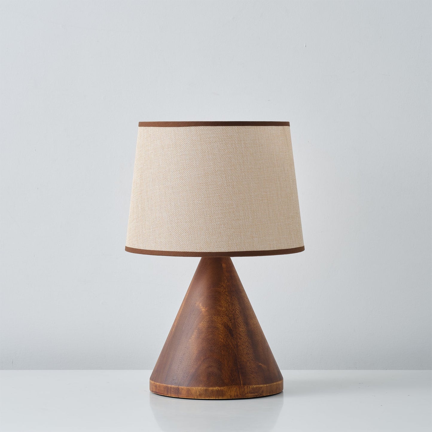 AmaliaBeam - Table Lamp with Refined Base and Warm, Soft Glow