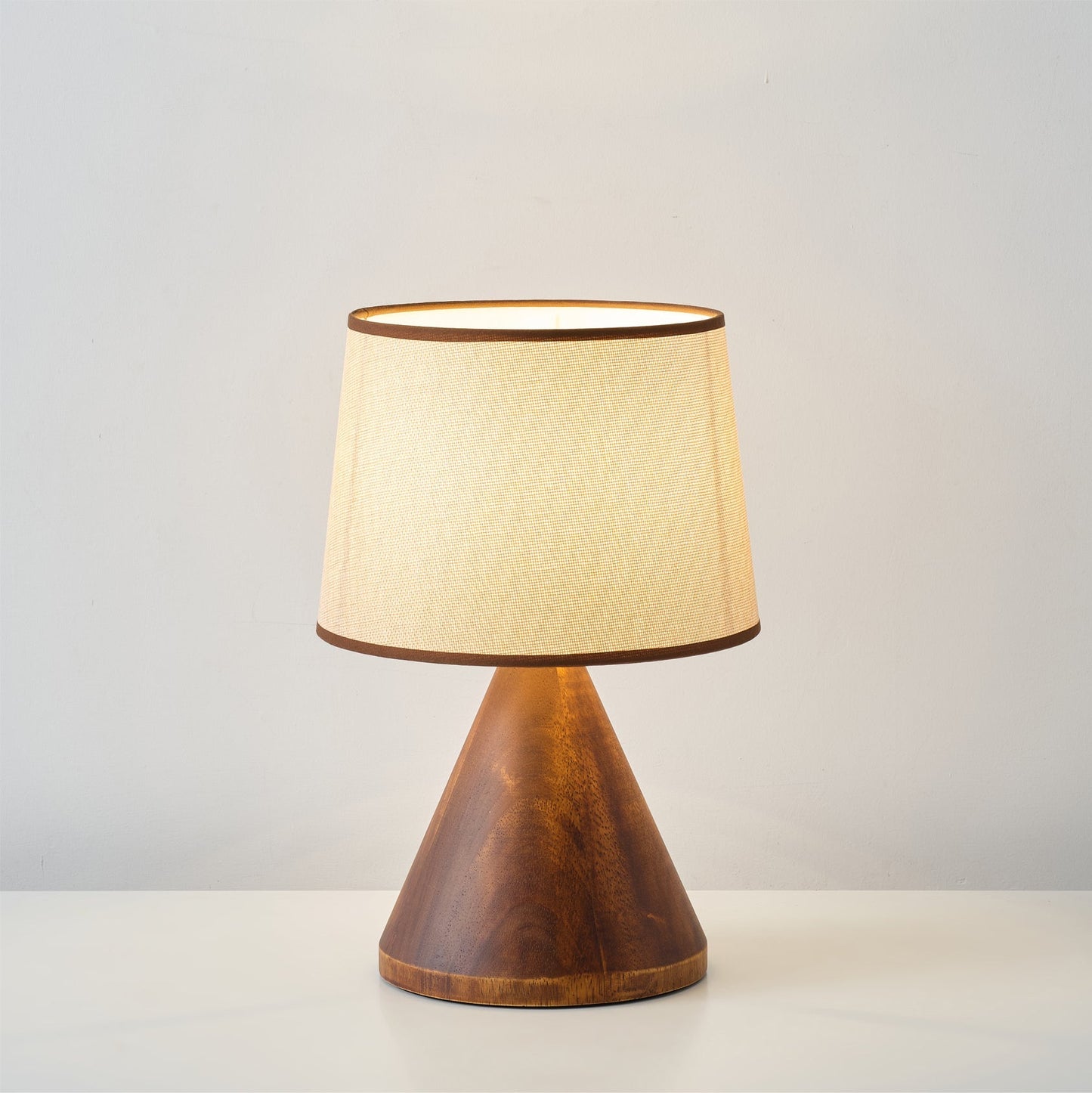 AmaliaBeam - Table Lamp with Refined Base and Warm, Soft Glow