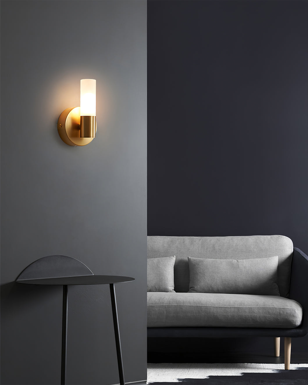 CylindraGlow – Elegancka Cylindryczna Lampa Ścienna dla Ponadczasowej Atmosfery