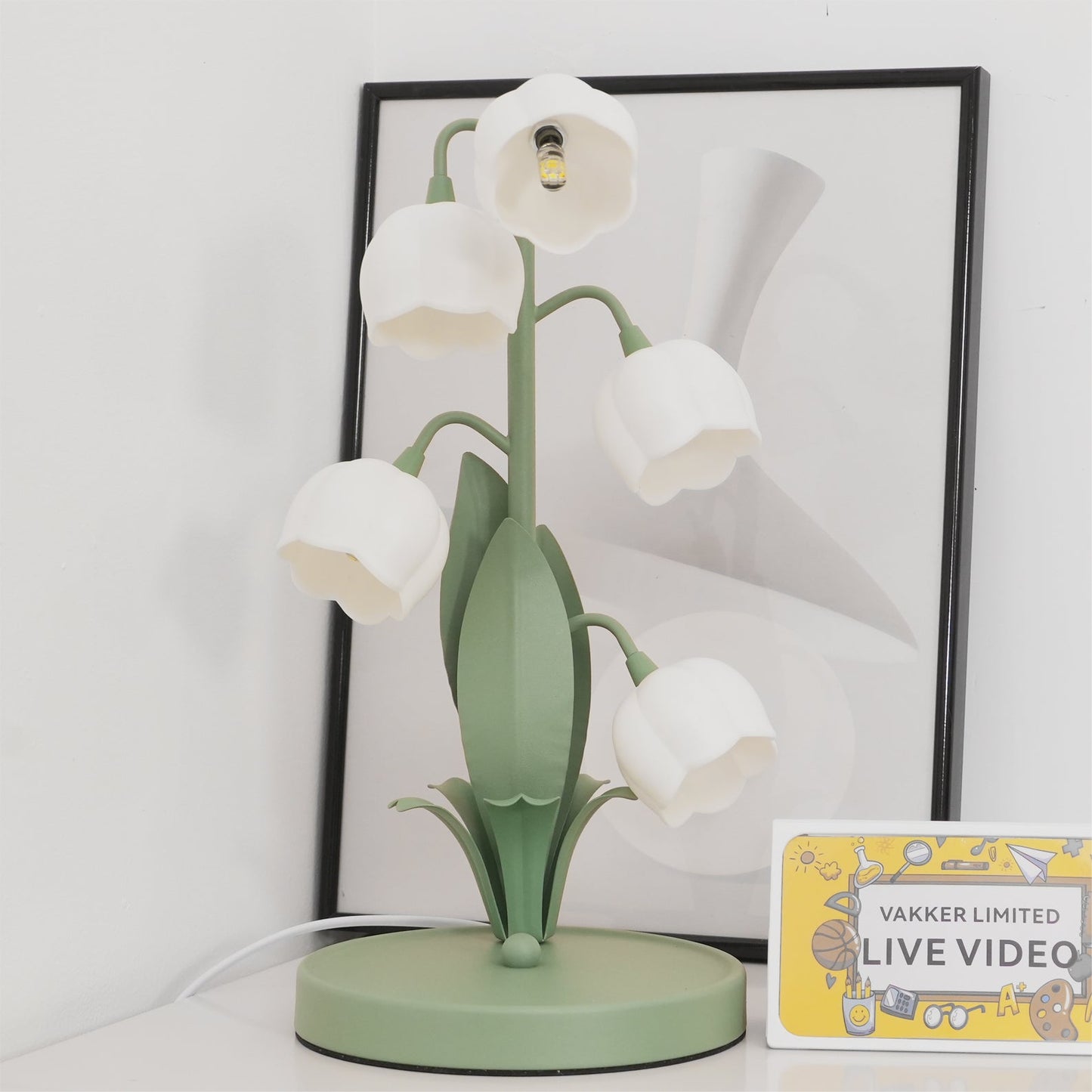 FloraLuxe – Luminaire d'intérieur au design raffiné d'orchidée