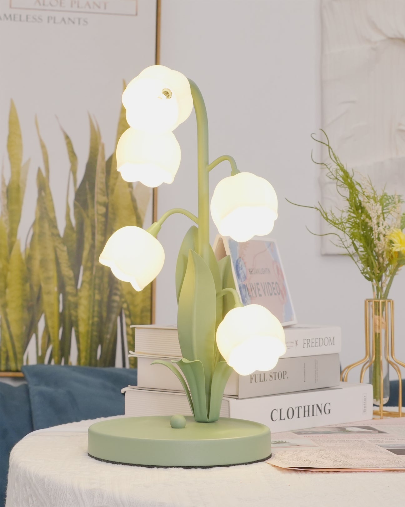 FloraLuxe – Luminaire d'intérieur au design raffiné d'orchidée