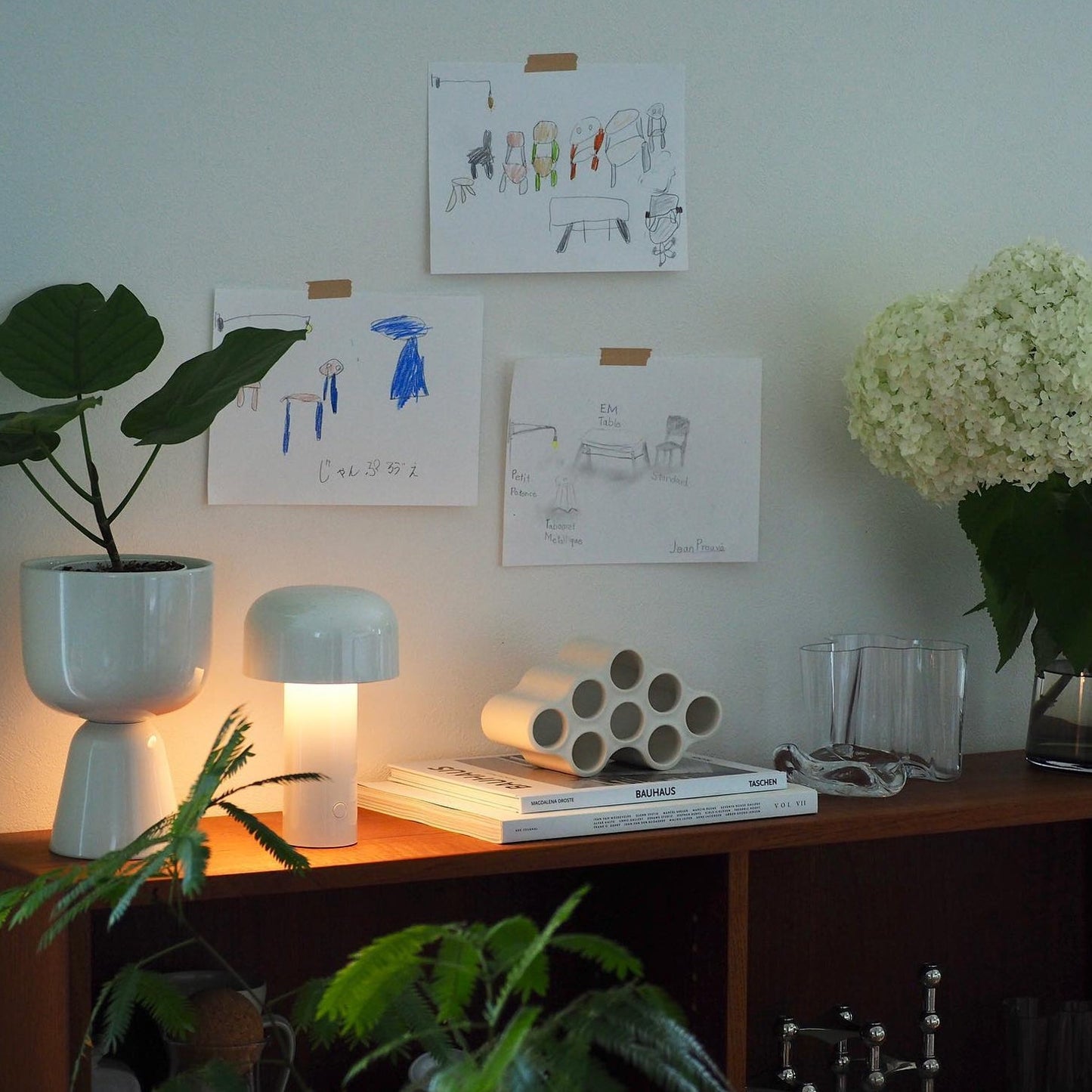 EcoGlow – Lampada da Tavolo LED Ricaricabile con Design Portatile