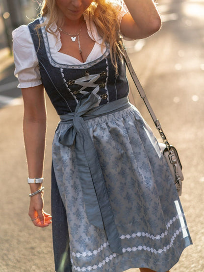 Blue dirndl dress with apron – Oktoberfest | Classic traditional dress for a stylish appearance 2