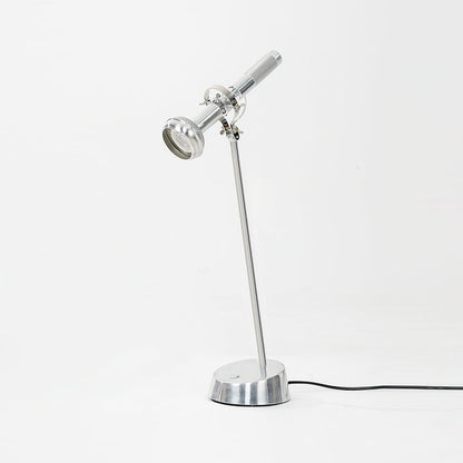 IronLume – Lampada da Tavolo Industriale in Metallo Elegante