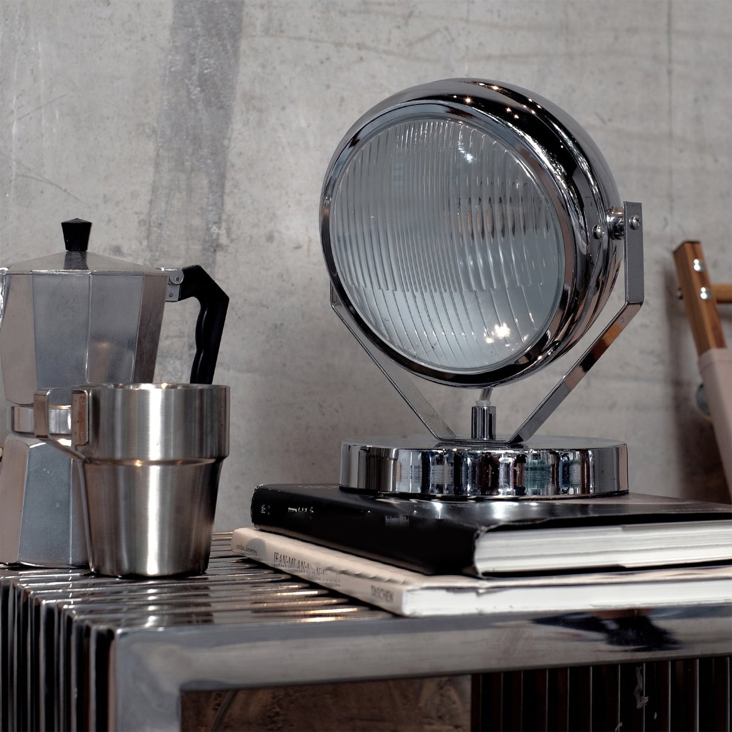 GlassMetal – Lampada da Tavolo LED Moderna con Design Elegante