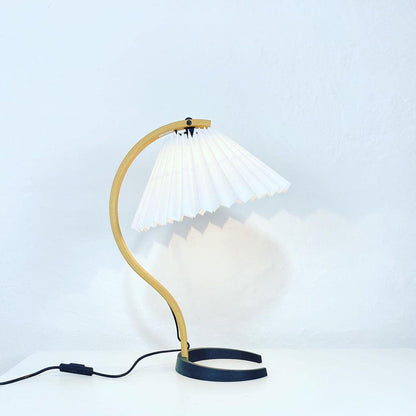 CapriGlow – Refined Scandinavian Table Lamp