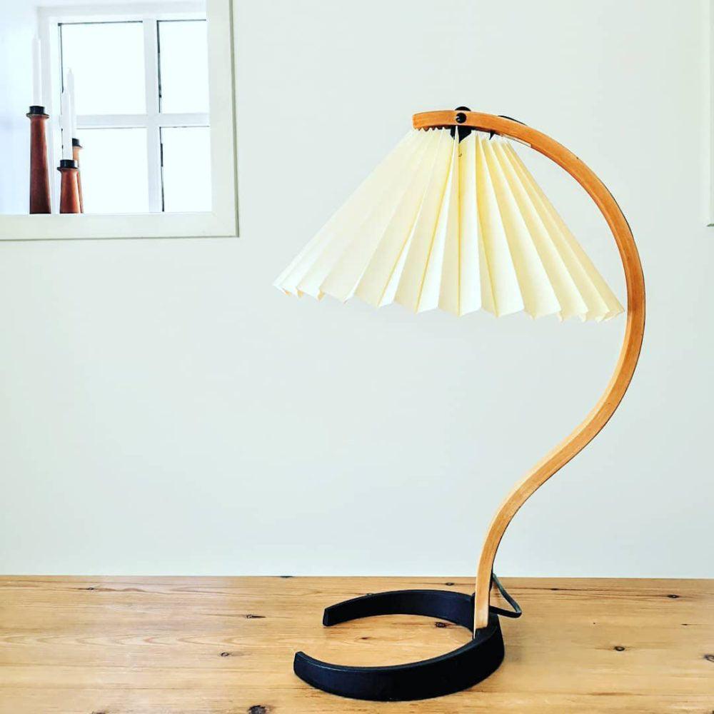 CapriGlow – Refined Scandinavian Table Lamp