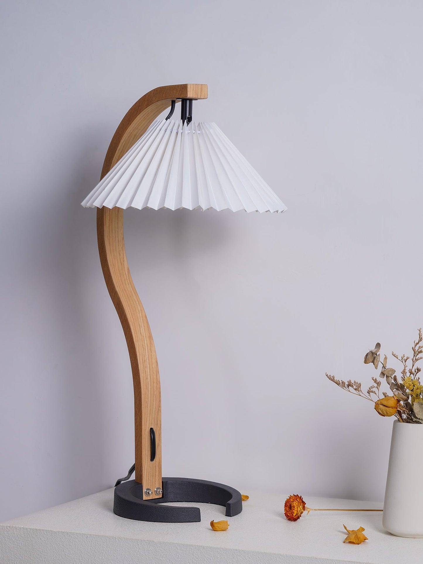WoodFlow - Table Lamp with Natural Curves and Wooden Design