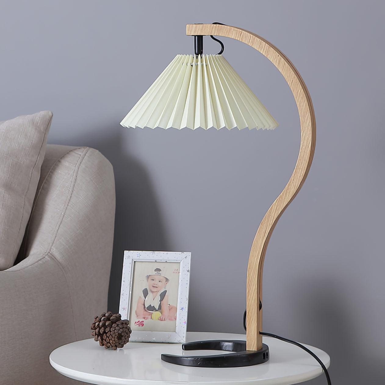 CapriGlow – Refined Scandinavian Table Lamp