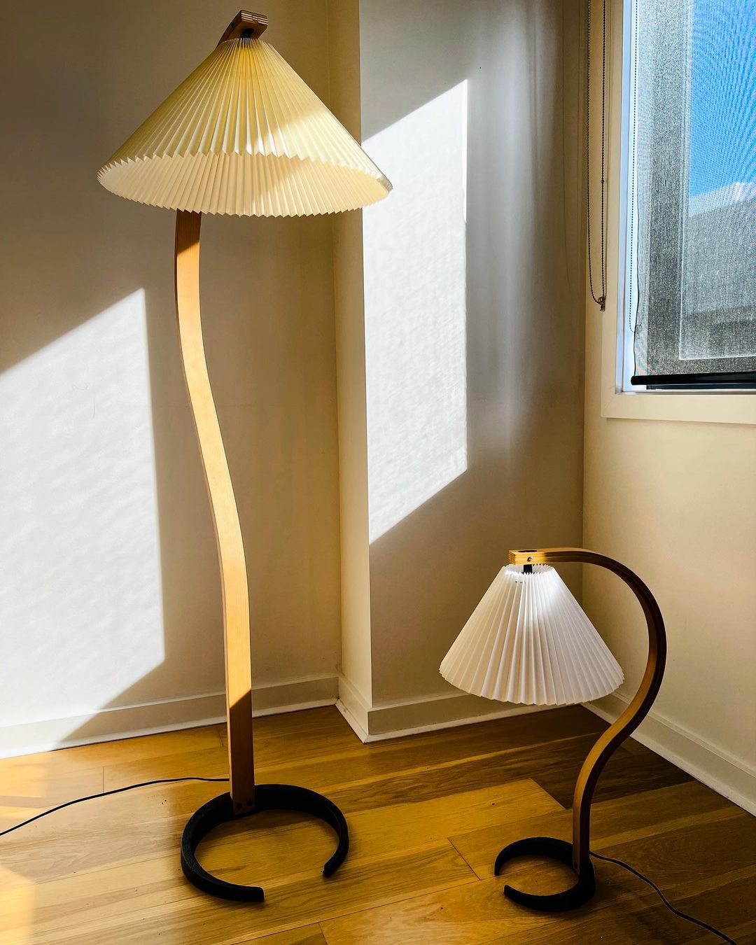 CapriGlow – Refined Scandinavian Table Lamp