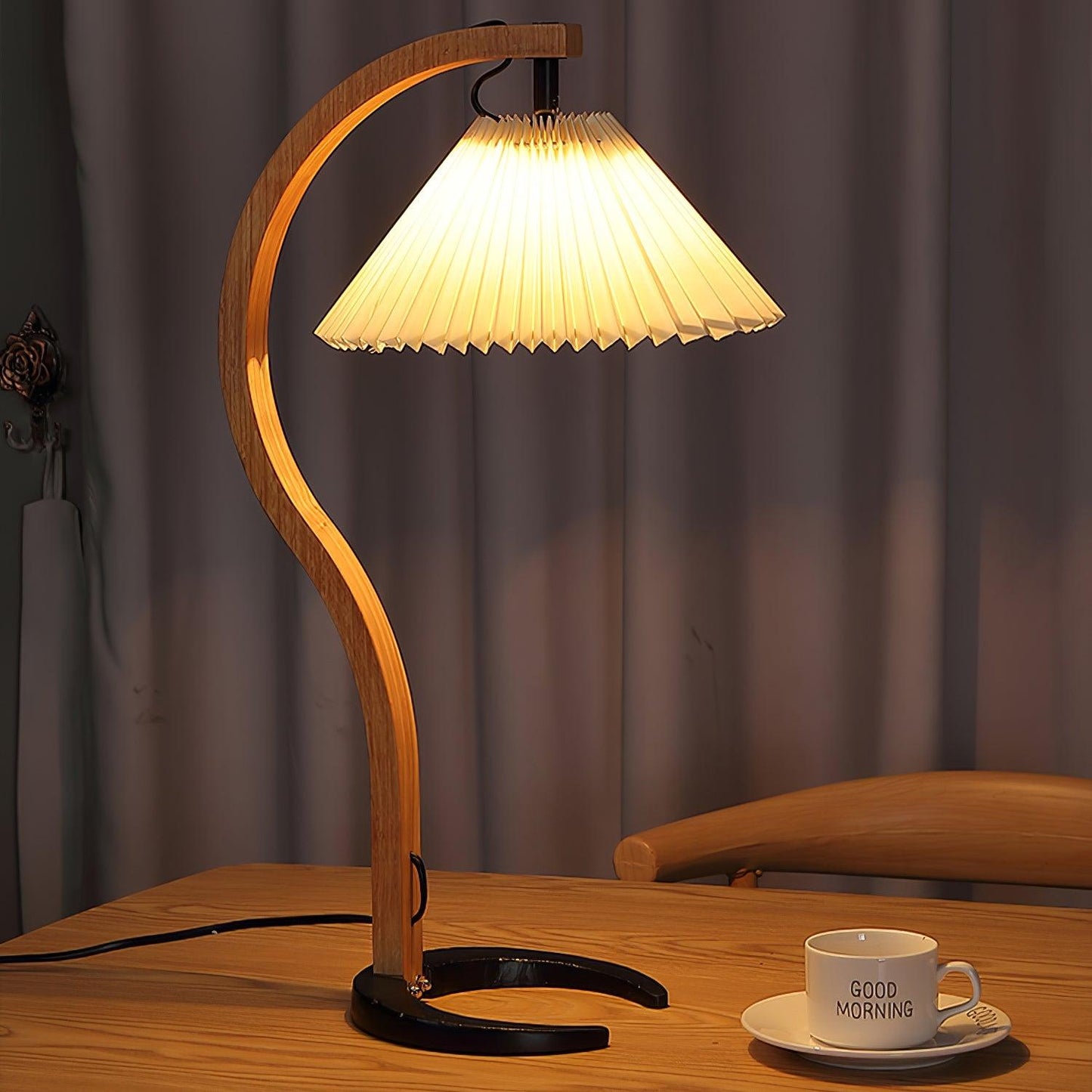 CapriGlow – Refined Scandinavian Table Lamp