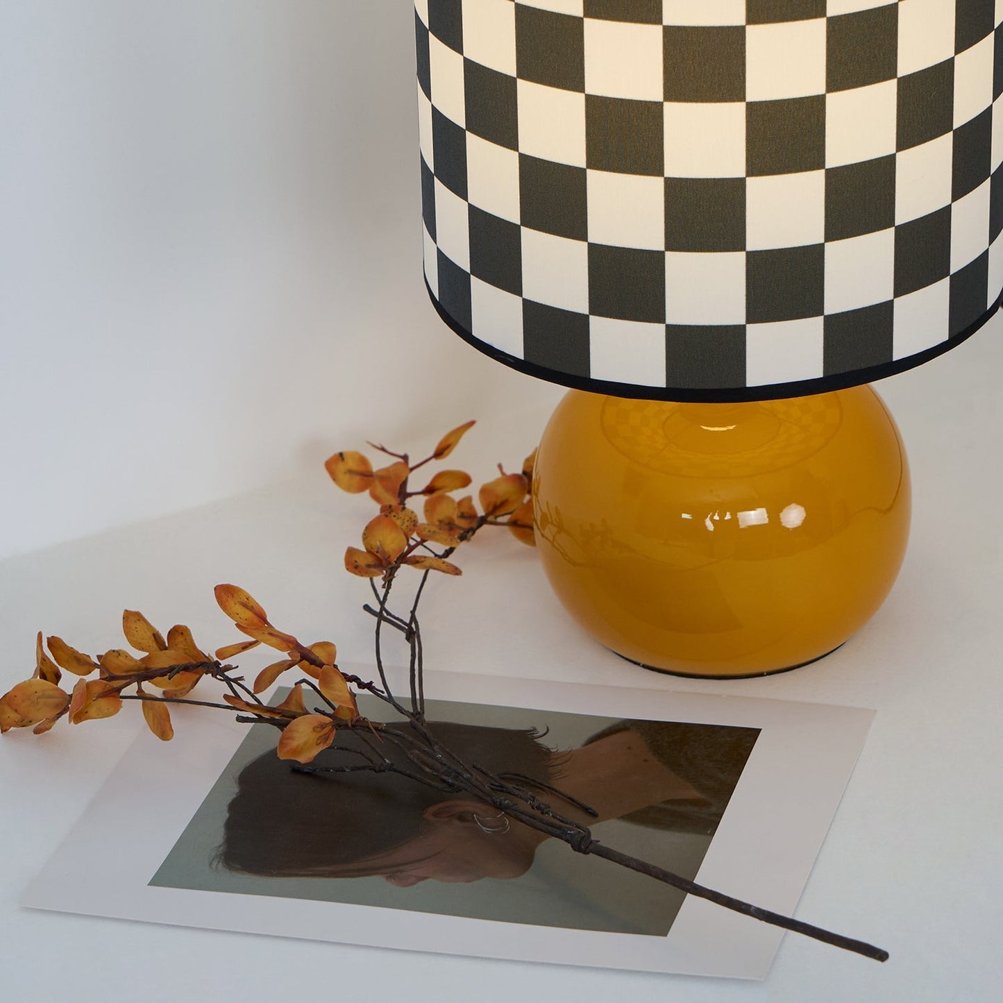 CubeAura - Elegant Geometric Table Lamp