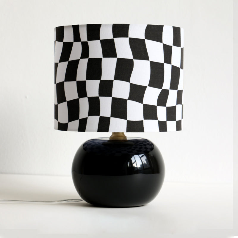 CubeAura - Elegant Geometric Table Lamp