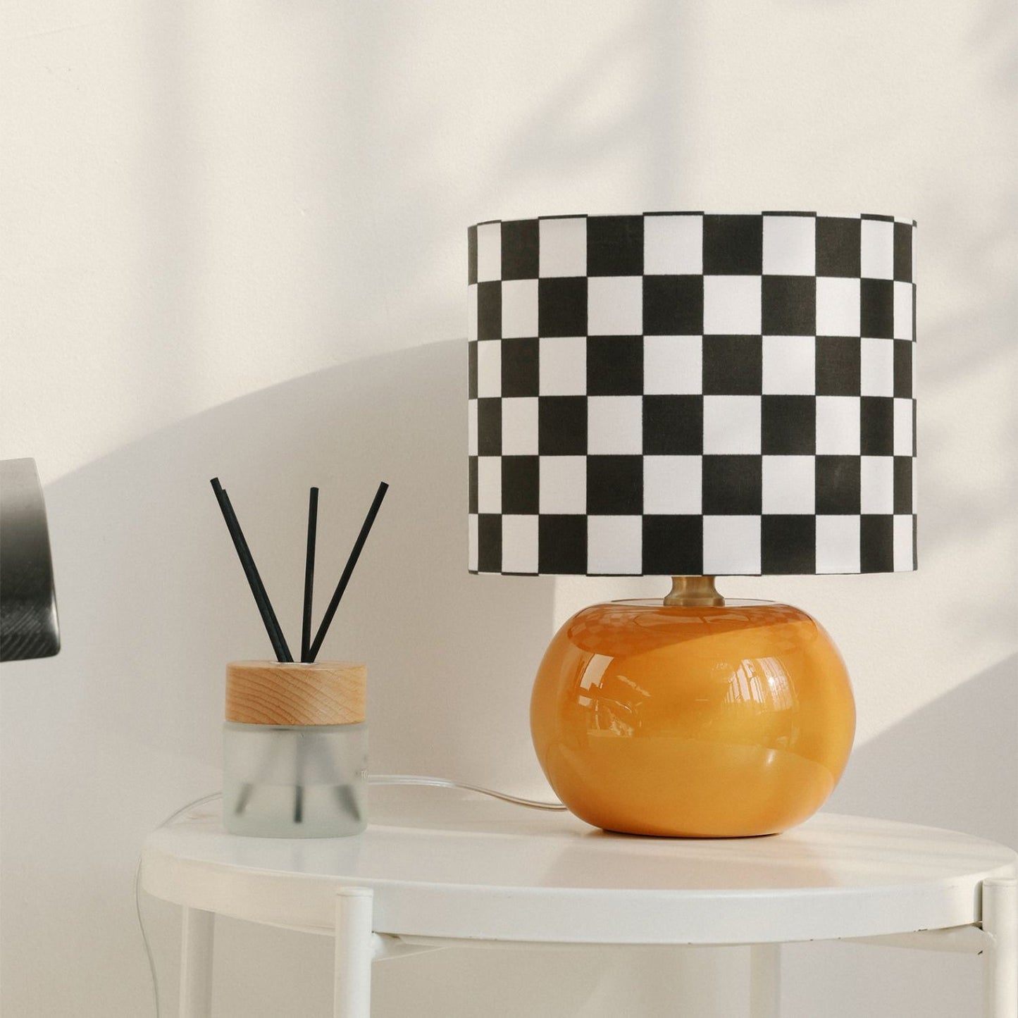 CubeAura - Elegant Geometric Table Lamp