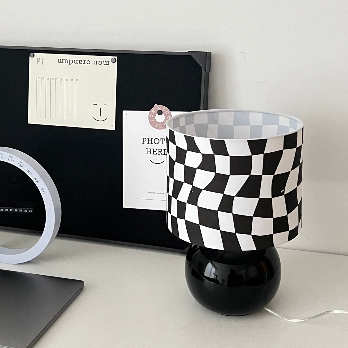 CubeAura - Elegant Geometric Table Lamp