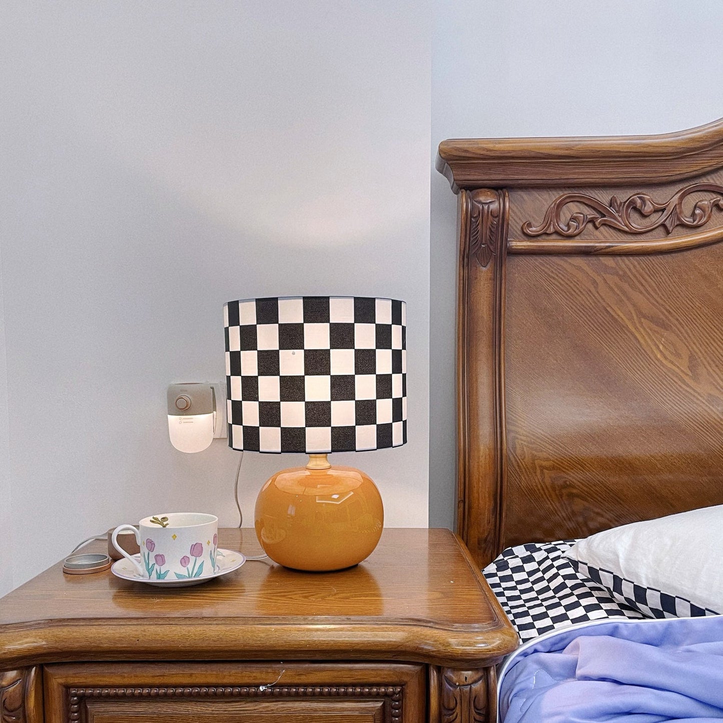 CubeAura - Elegant Geometric Table Lamp