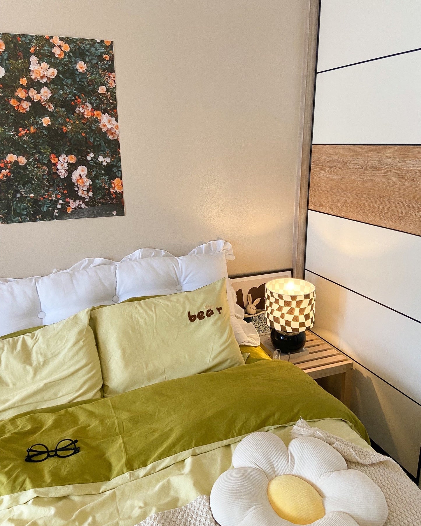 CubeAura - Elegant Geometric Table Lamp