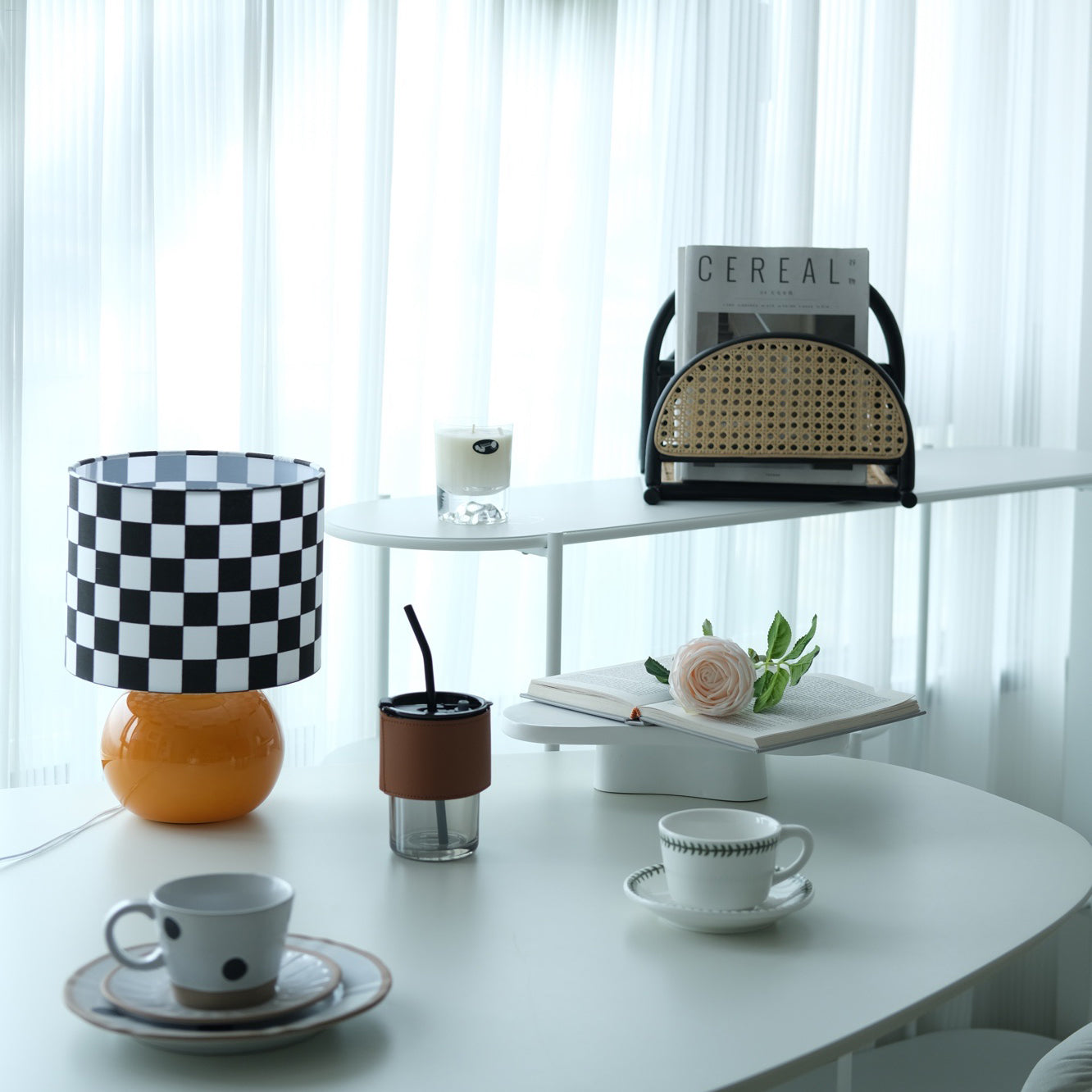 CubeAura - Elegant Geometric Table Lamp